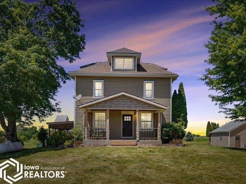 Property Photo:  15185 Iowa City Road  IA 52601 