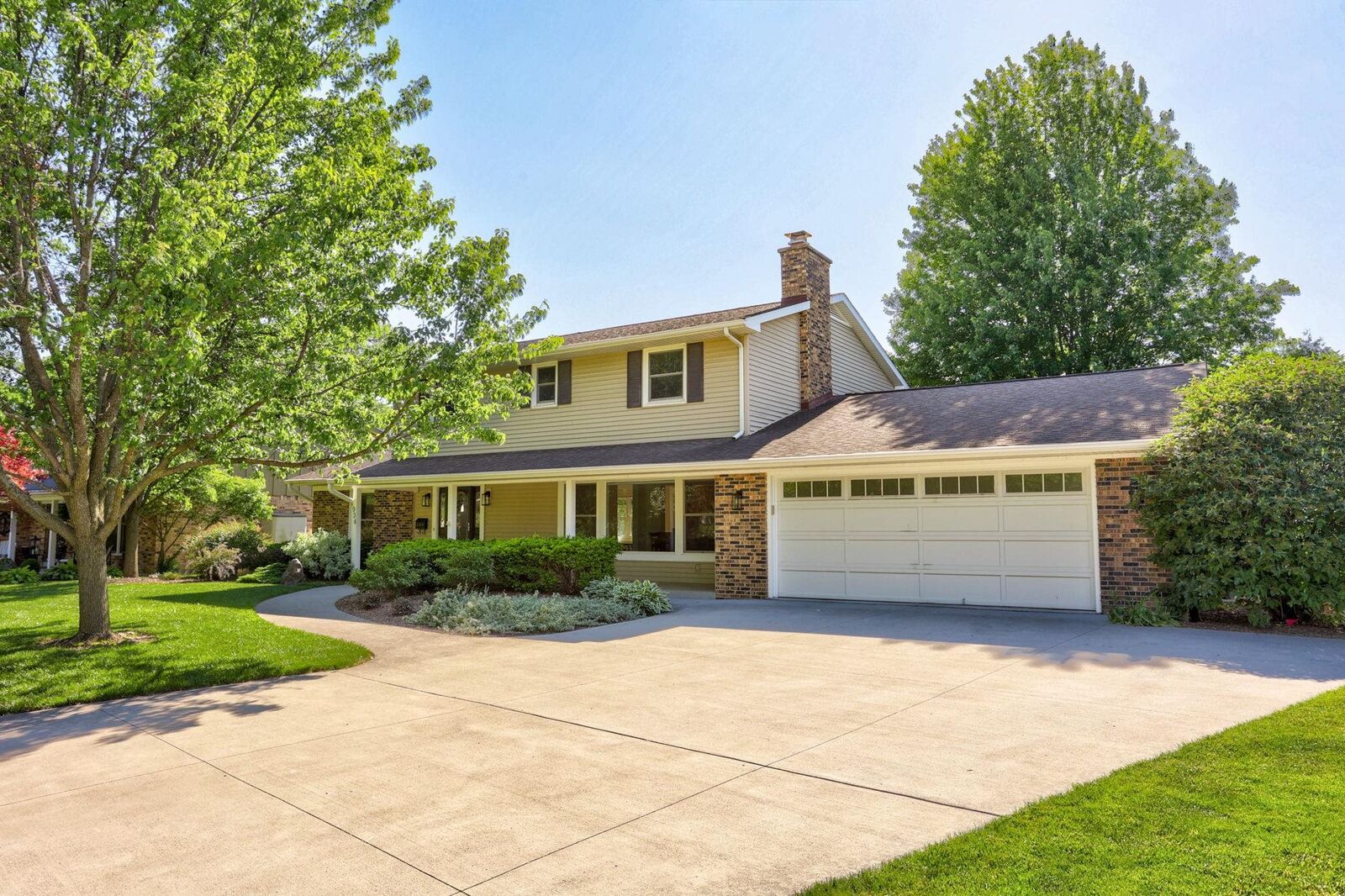 Property Photo:  934 Eastgate Court  MI 48734 