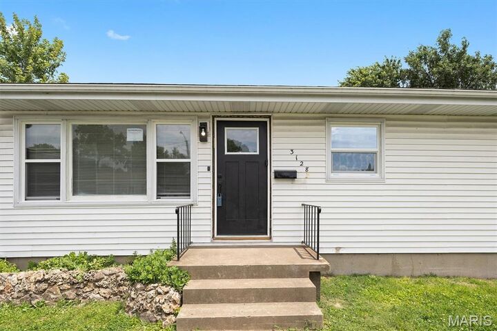 Property Photo:  3128 Aubrey Avenue  IL 62040 