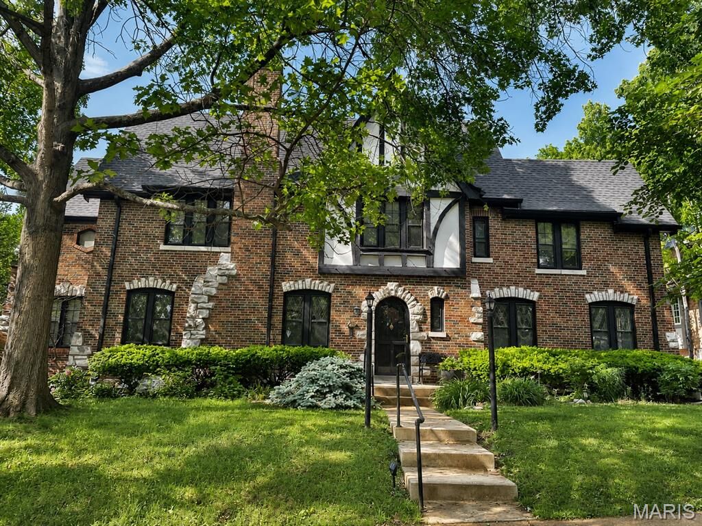 Property Photo:  7407 York Drive  MO 63105 