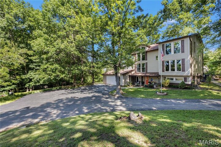 Property Photo:  11 Hickory Hollow Lane  MO 63026 