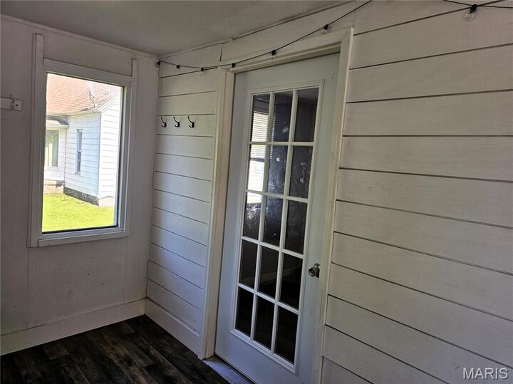 Property Photo:  120 E Warren Street  IL 62550 