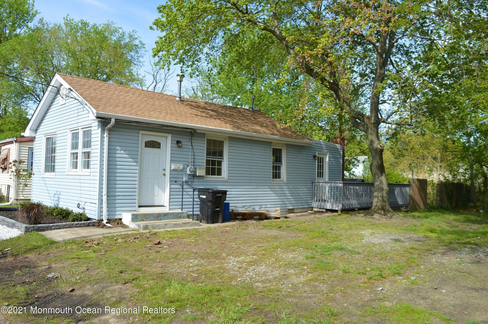 Property Photo:  186 S Park Avenue  NJ 07734 