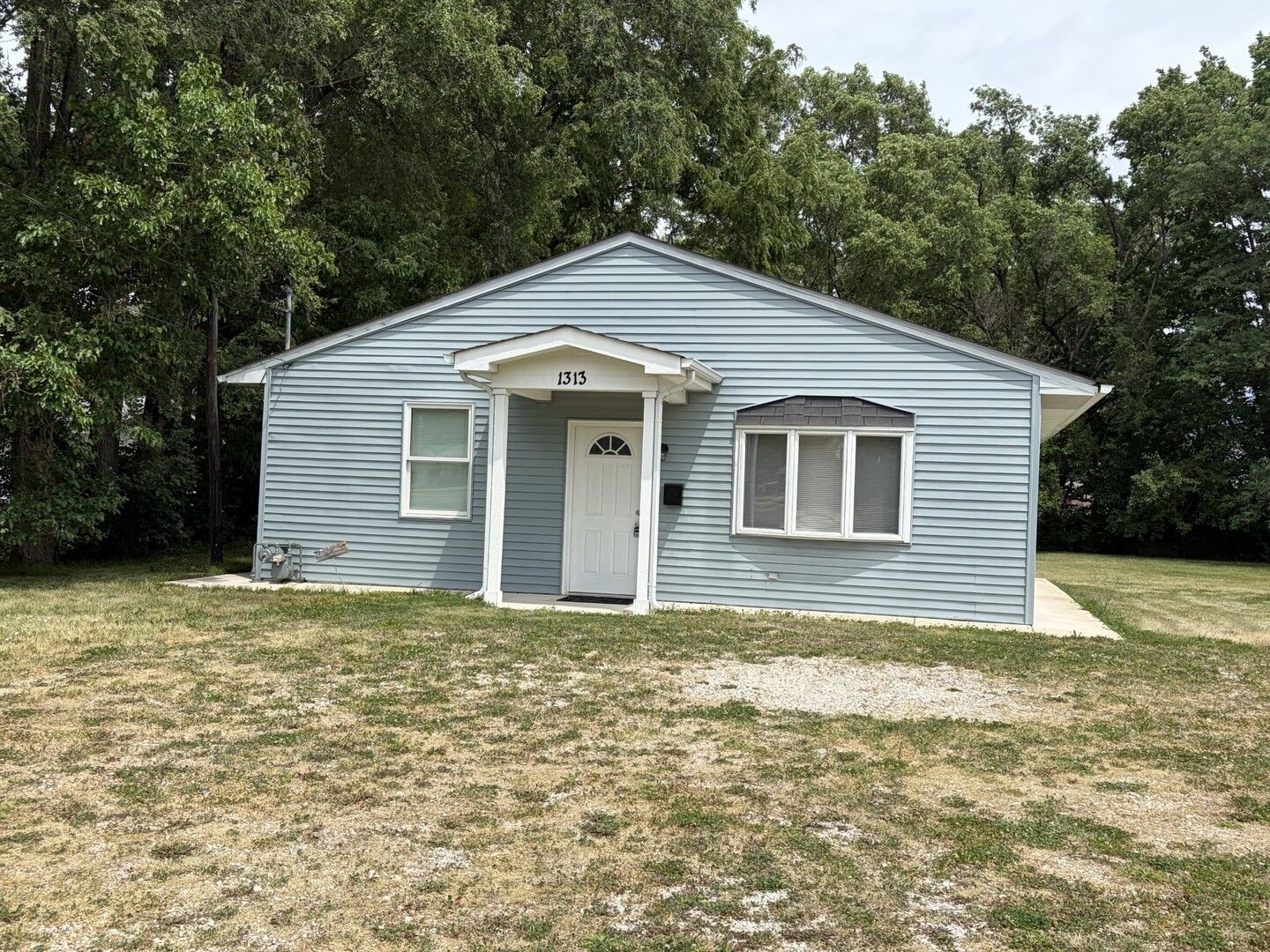 Property Photo: 1313 N Bloomington Street IL 61364