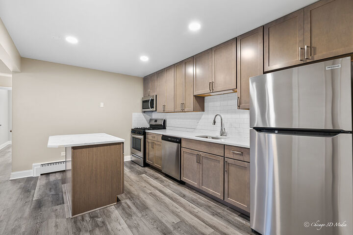 Property Photo:  7536 W Lawrence Avenue 1ne  IL 60706 