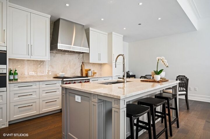 Property Photo:  435 N Michigan Avenue 701  IL 60611 