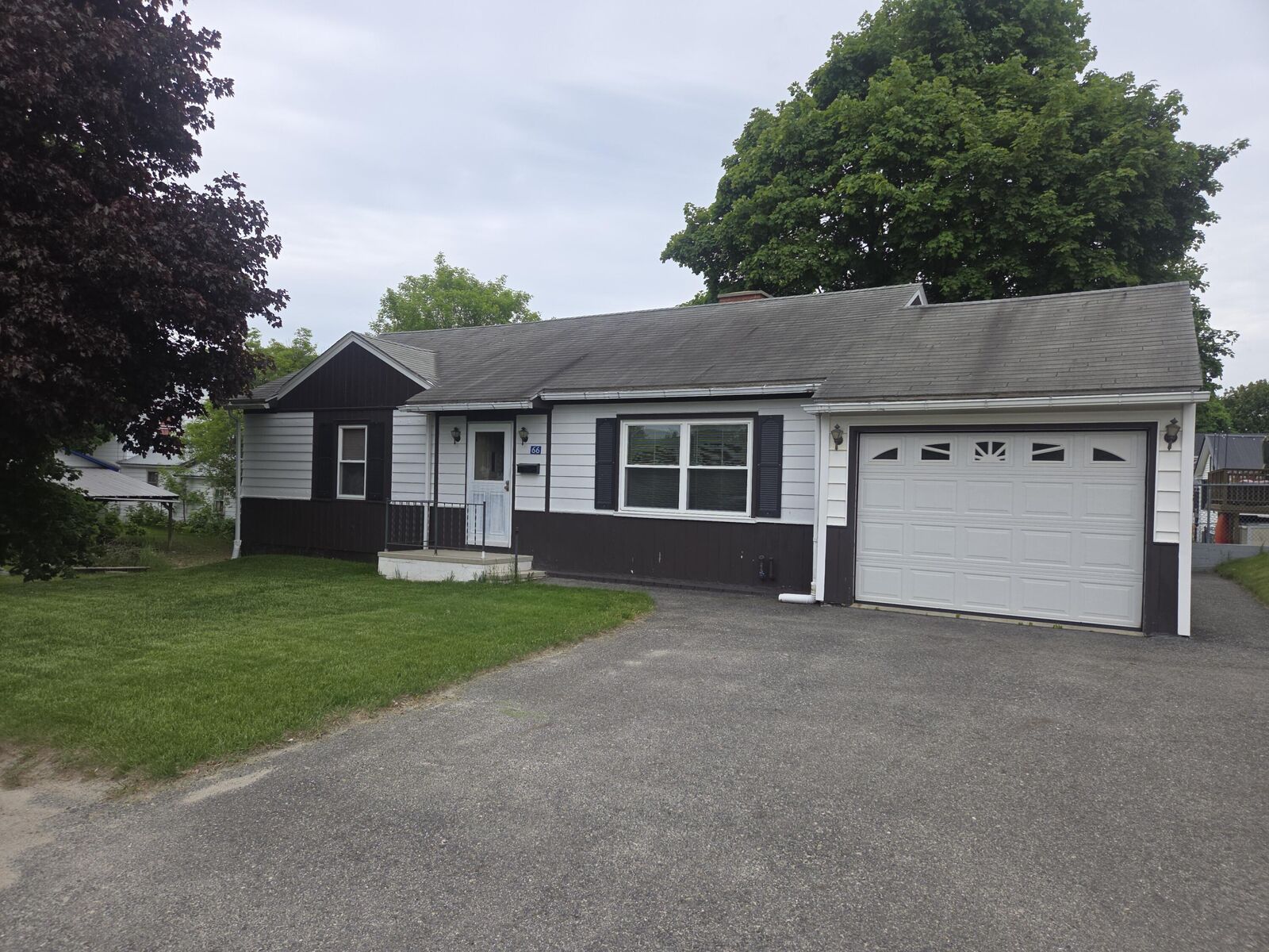 Property Photo:  66 Poplar Street  ME 04462 