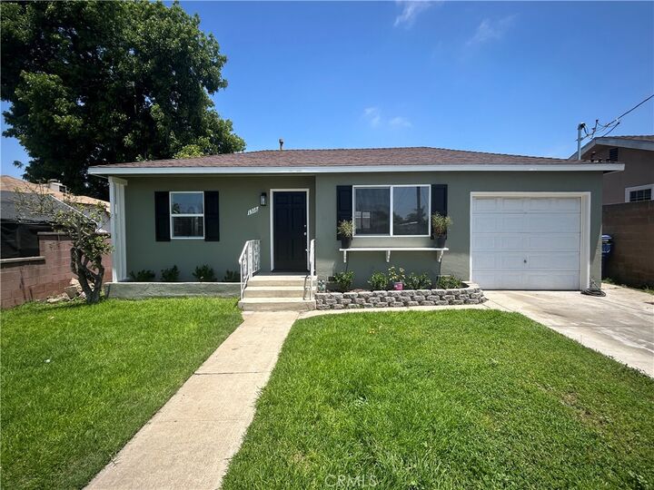 Property Photo:  1316 Ravenna  CA 90744 
