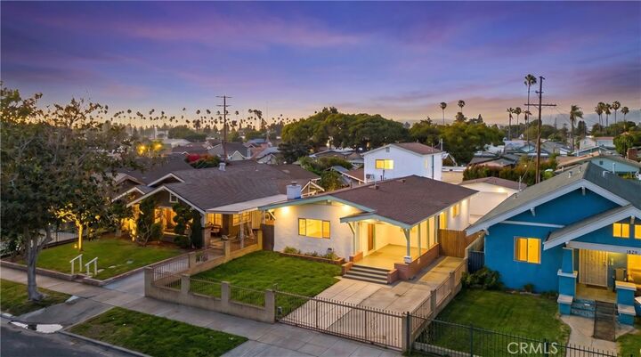 Property Photo:  1933 W 43rd Place  CA 90062 