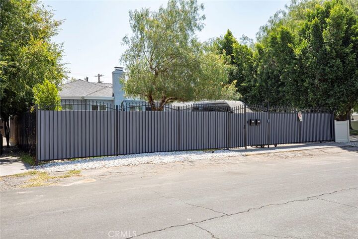Property Photo: 6206 Camellia CA 91606