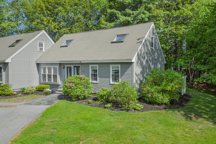 Property Photo:  2 Ashbourne Court 2  ME 04106 