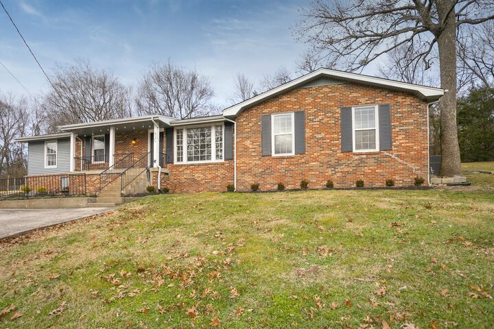 Property Photo: 610 Ashley Ct TN 37211
