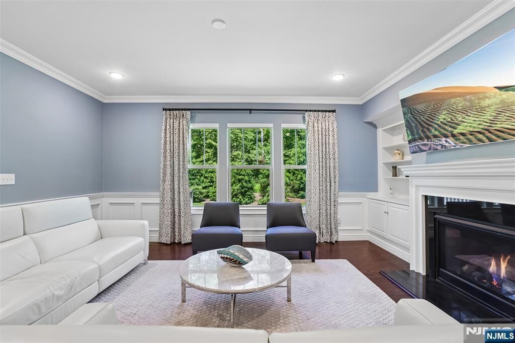 Property Photo:  10 Winfield Drive 602  NJ 07677 