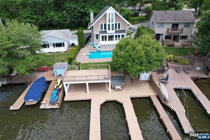 Property Photo:  17 Forest Lake Drive  NJ 07421 