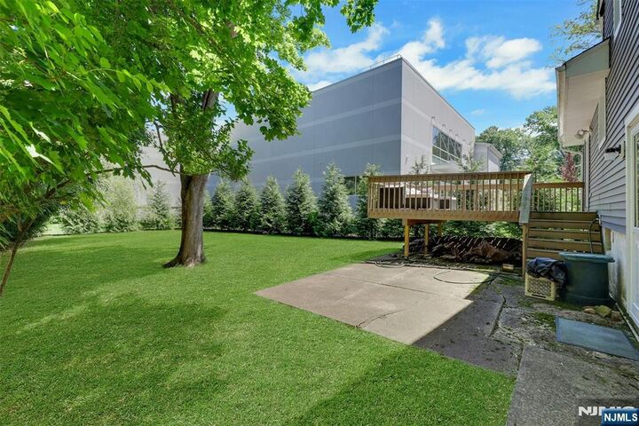 Property Photo:  19 Thames Boulevard  NJ 07621 