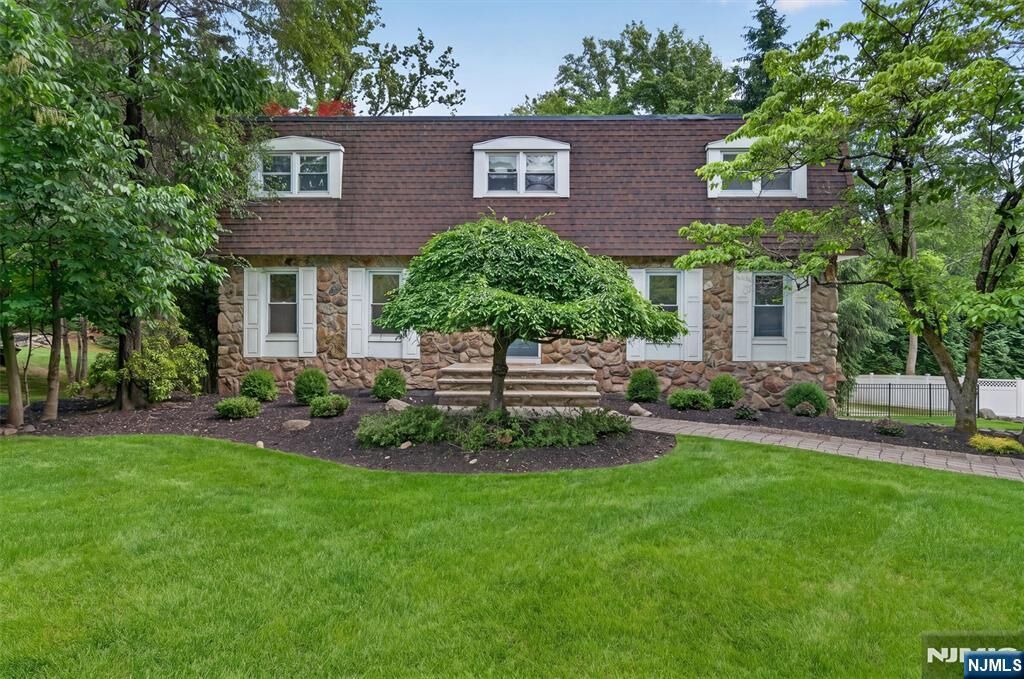 Property Photo:  559 Wayne Drive  NJ 07675 