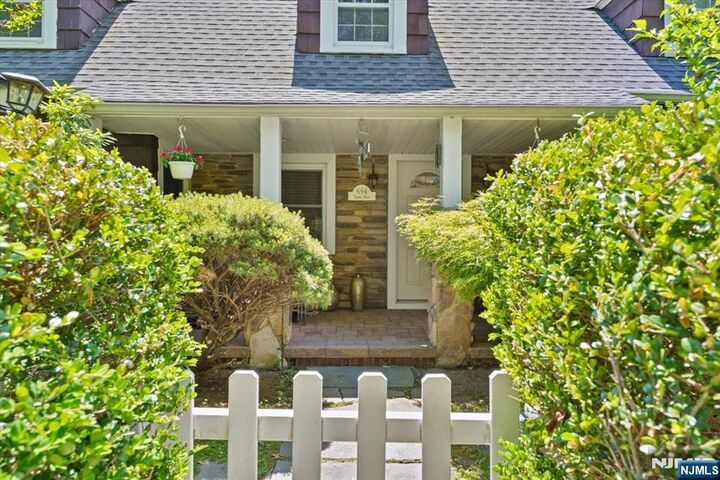 Property Photo:  694 Sunset Road  NJ 07666 