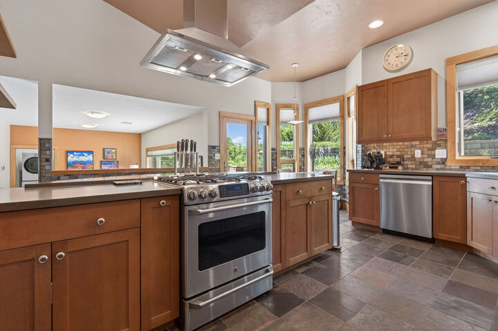 Property Photo:  2001 University Street  MT 59601 
