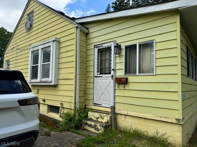 Property Photo:  1315 Crumrine Street  OH 44505 