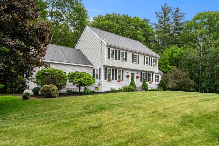 Property Photo:  44 Brickyard Drive  NH 03052 