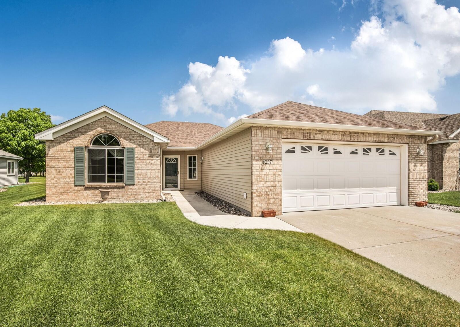 Property Photo:  1037 Diamond Willow Circle  MN 56387 