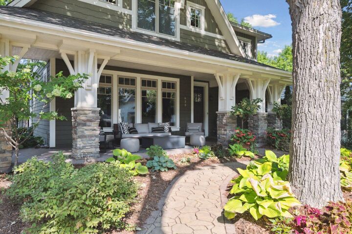 Property Photo:  633 Park Street E  MN 55391 