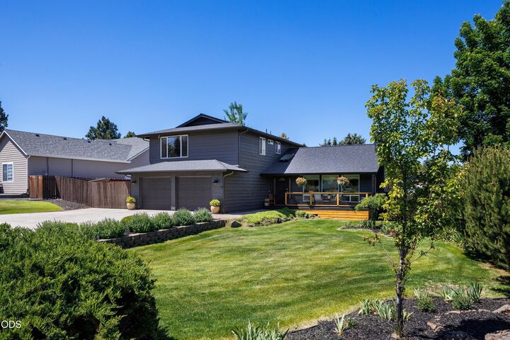 Property Photo:  61211 Mount Vista Drive  OR 97702 