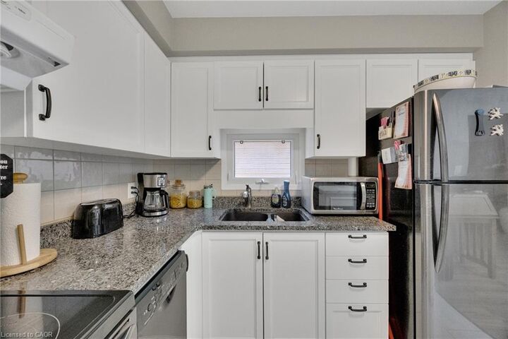 Property Photo:  16 Hawkins Crescent  ON N4G 5K7 
