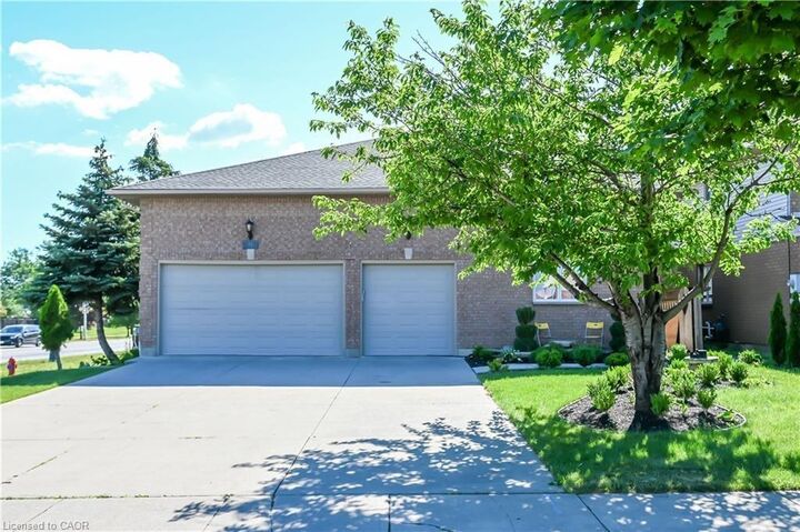 Property Photo:  296 Winterberry Drive Lower  ON L8J 2N5 