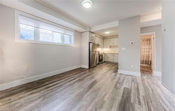 Property Photo:  54 Bridge Street W 1  ON N2K 0G4 