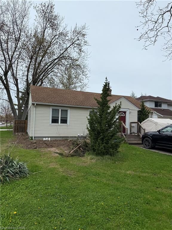 Property Photo:  41 Beamer Street 2  ON L2M 2L6 