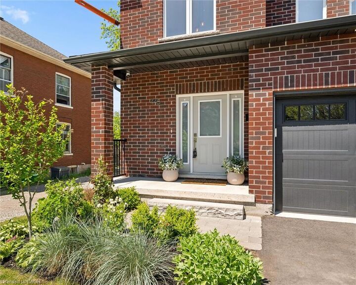 Property Photo:  445 Garden Street  ON N3H 4E1 