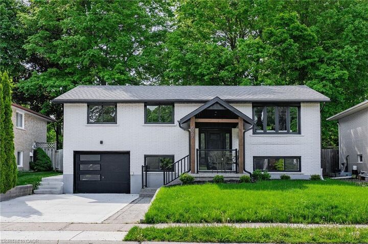 Property Photo:  627 Glen Forrest Boulevard  ON N2L 4K2 