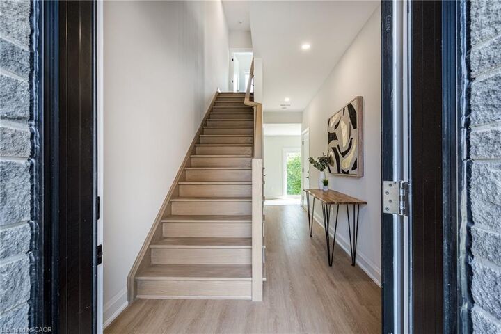 Property Photo:  292 Vine Street 81  ON L2M 0E1 