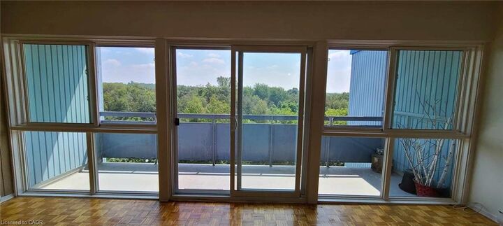 Property Photo:  105 Conroy Crescent 505  ON N1G 2V5 