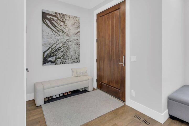 Property Photo:  1412 41 Street SW  AB T3C 1X6 