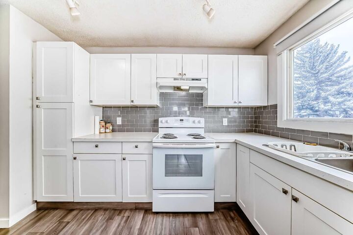 Property Photo:  3745 Fonda Way SE 25  AB T2A 5W7 