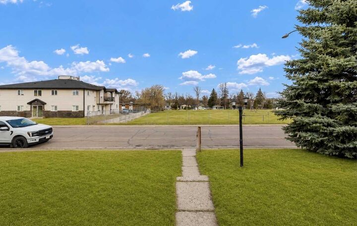 Property Photo: 261 9 Street SW AB T1A 4N8