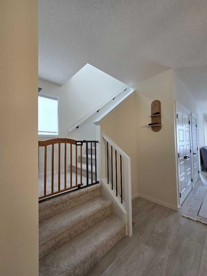 Property Photo:  431 Rowmont Boulevard NW  AB T3L 0L3 