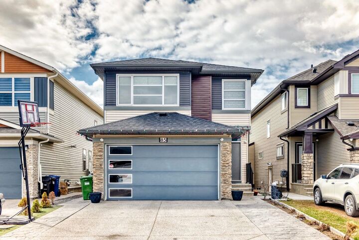85 Savanna Close NE — photo 1