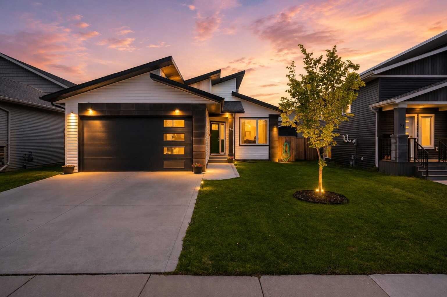 Property Photo:  77 Murphy Close  AB T4M 0H5 