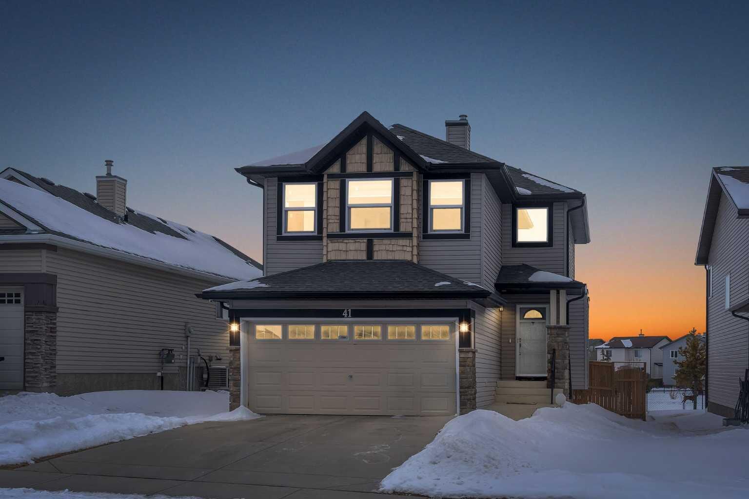 Property Photo: 41 Royal Birch Terrace NW AB T3G 5N7