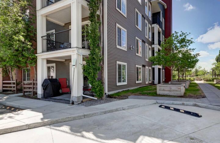 Property Photo: 755 Copperpond Boulevard SE 2114 AB T2Z 4R2