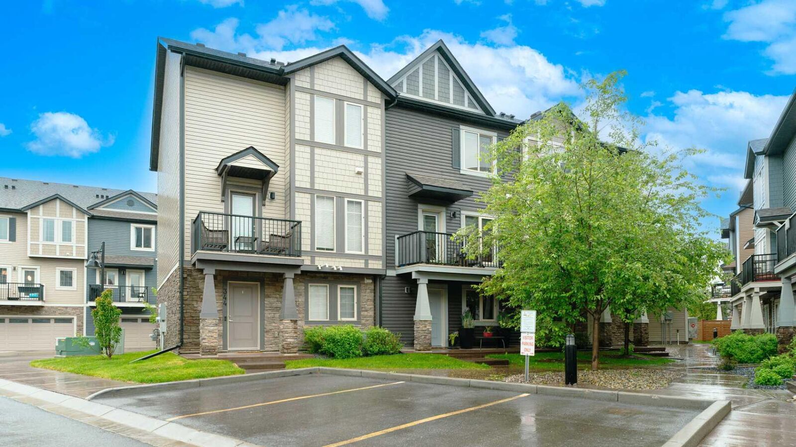 Property Photo:  340 Legacy Point SE  AB T2X 3Z3 