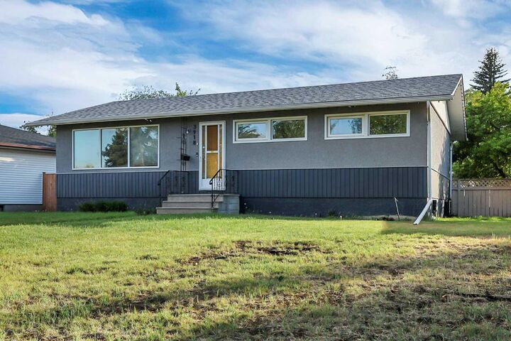 Property Photo:  3918 37 Avenue  AB T4N 2T2 