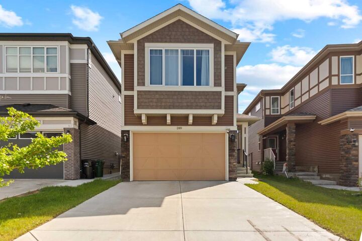 Property Photo:  249 Lucas Crescent NW  AB T3P 1M8 