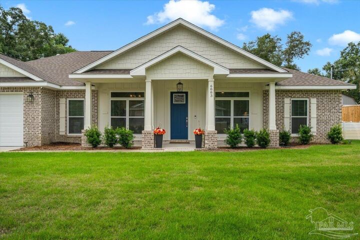 Property Photo:  6883 Brocado Ct  FL 32566 