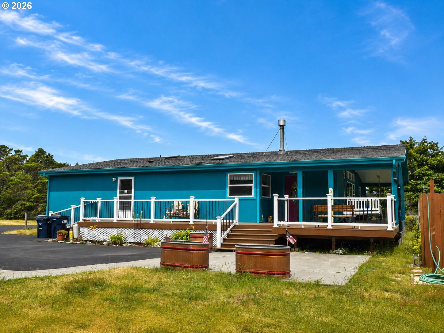 Property Photo: 24120 Carpenterville Rd OR 97444
