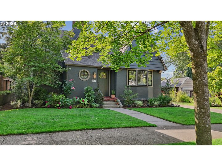 Property Photo:  4629 NE 35th Pl  OR 97211 