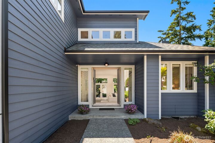 Property Photo:  421  16th Lane  WA 98033 